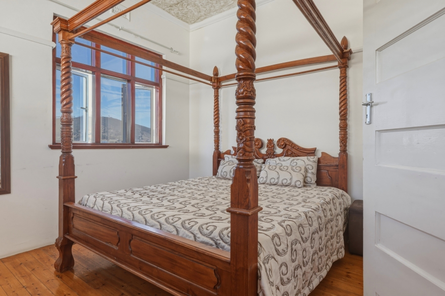 4 Bedroom Property for Sale in Vredehoek Western Cape
